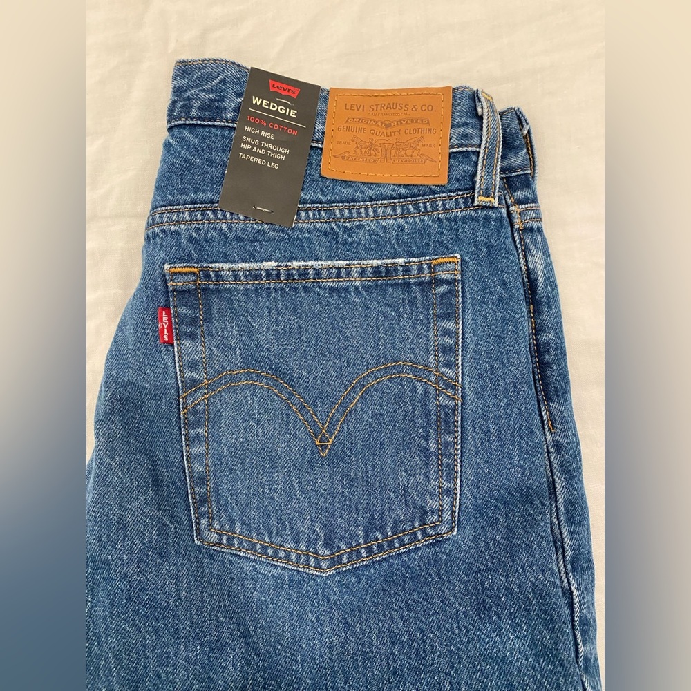 Levi’s Wedgie Icon Jeans NWT size 30